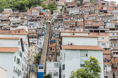 Bạo động Comunidade của Rio de Janeiro: Cuộc nổi dậy chống lại chế độ thực dân Bồ Đào Nha và sự trỗi dậy của chủ nghĩa Brazil.