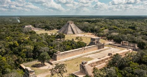  Cuộc Bạo Loạng 1076 - Sự Phát Triển Của Thành Maya Chichén Itzá và Sự Đổ Lỗ Của Xương Long