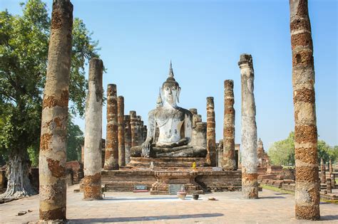 Cuộc nổi dậy của Mon tại Sukhothai vào thế kỷ thứ 5: Một cuộc đấu tranh giữa quyền lực và sự tự do dân tộc